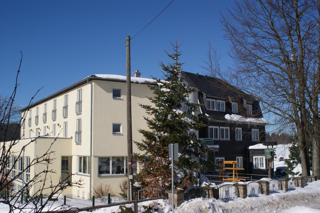Hotel Haus Oberland Masserberg Eksteriør billede