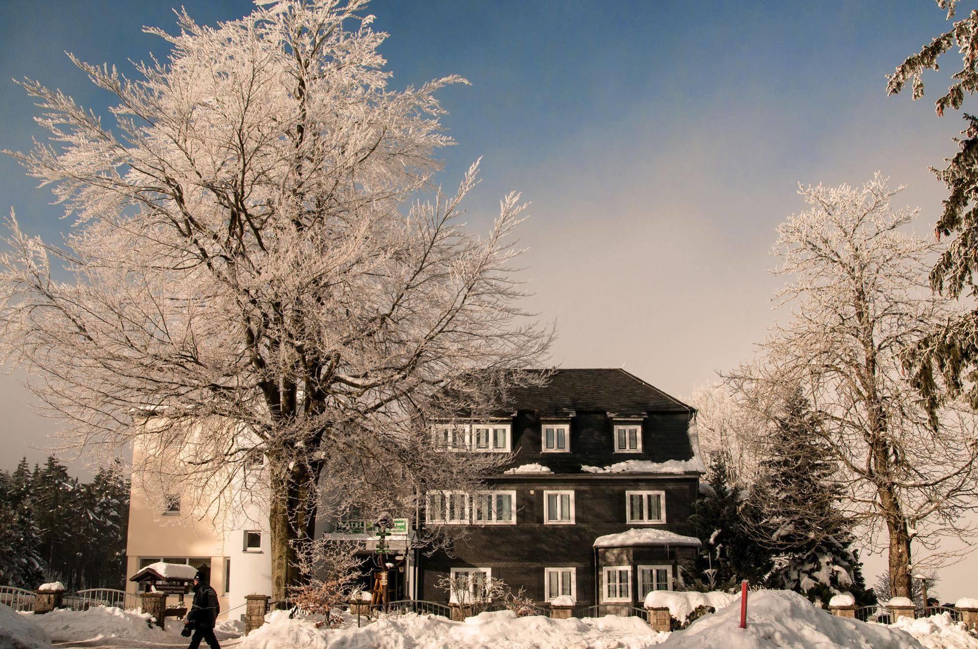 Hotel Haus Oberland Masserberg Eksteriør billede