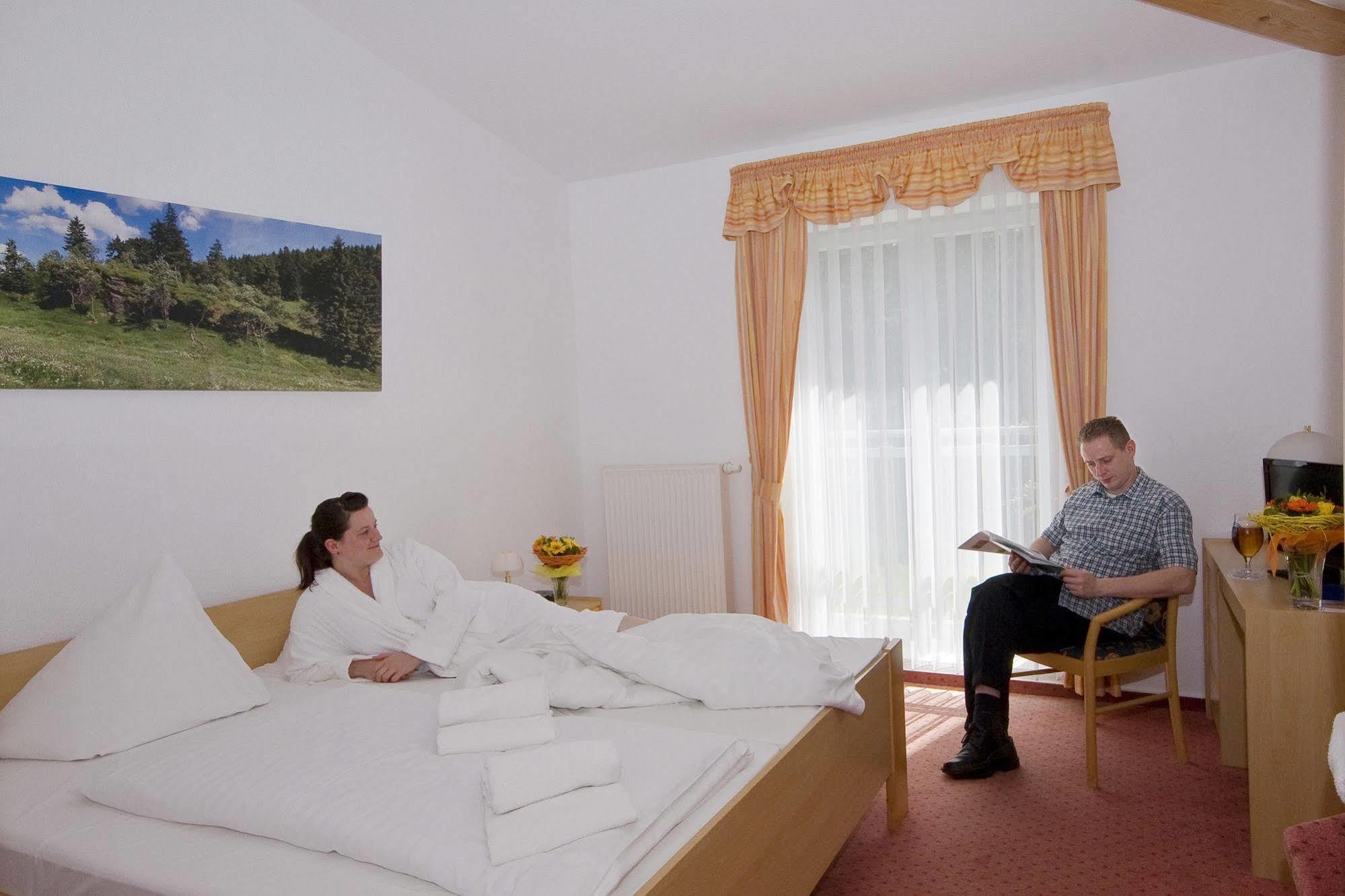 Hotel Haus Oberland Masserberg Eksteriør billede